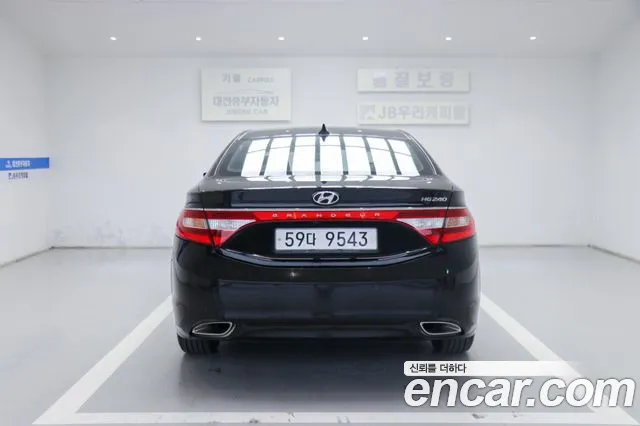 Hyundai Grandeur 2011 thumb 11