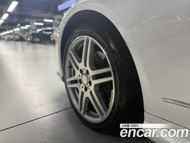 Mercedes-Benz E-Class 2010 thumb 10