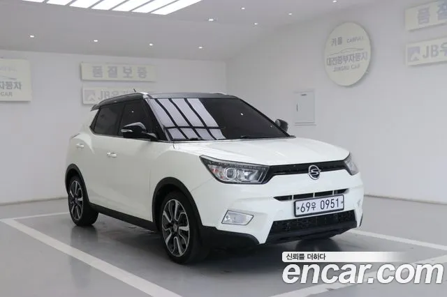 KGM Tivoli 2015 thumb 9