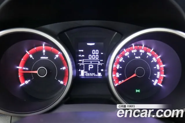 KGM Tivoli 2015 thumb 4