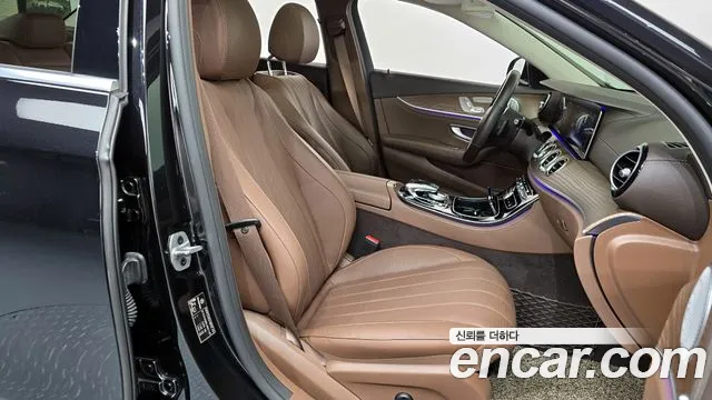 Mercedes-Benz E-Class 2020 thumb 4