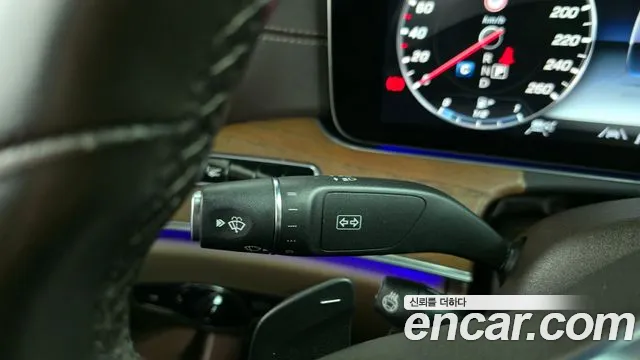 Mercedes-Benz E-Class 2020 thumb 6