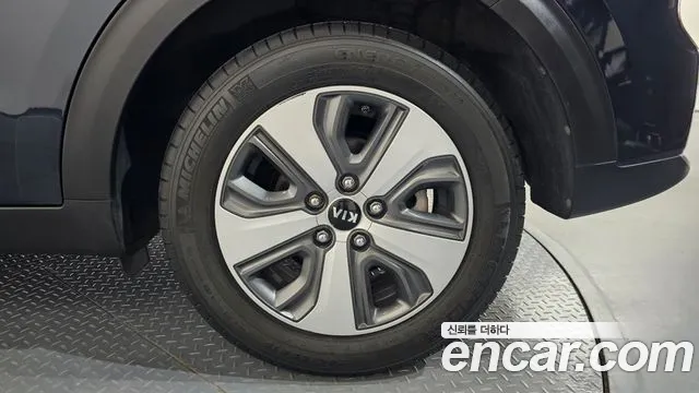 Kia Niro 2018 thumb 3