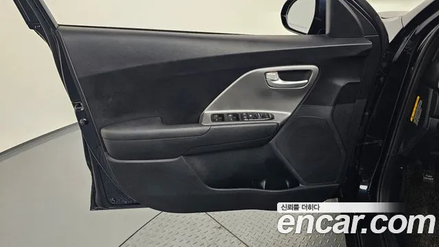 Kia Niro 2018 thumb 12