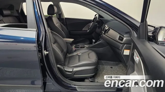 Kia Niro 2018 thumb 11