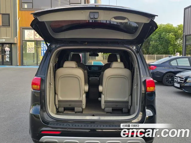 Kia Carnival 2018 thumb 7