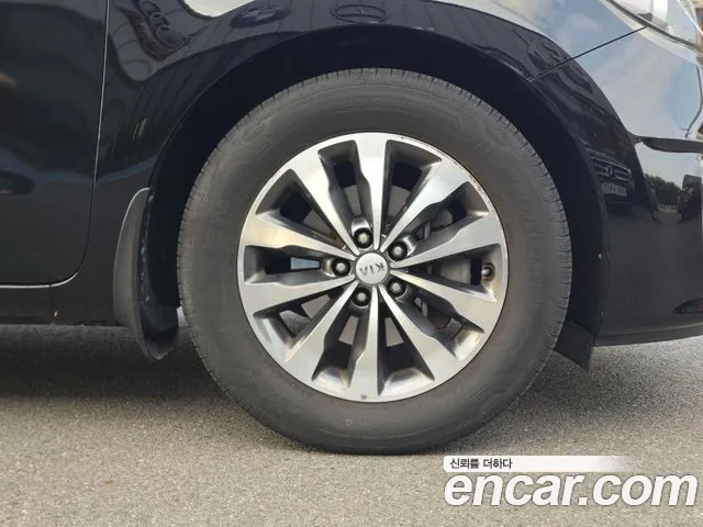 Kia Carnival 2018 thumb 8