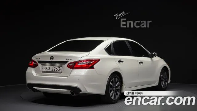 Nissan Altima 2017 thumb 3
