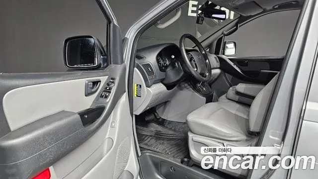 Hyundai Staria 2017 thumb 6