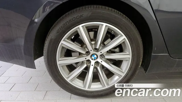 BMW 5 серии 2019 thumb 9