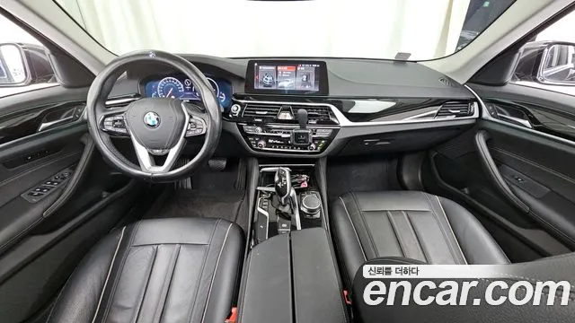 BMW 5 серии 2019 thumb 12