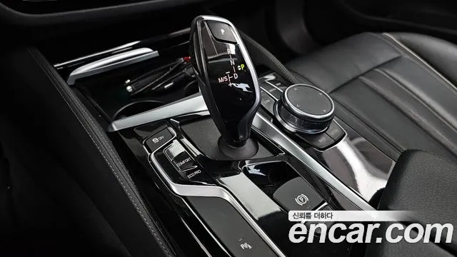 BMW 5 серии 2019 thumb 2