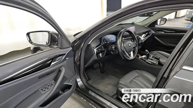 BMW 5 серии 2019 thumb 6