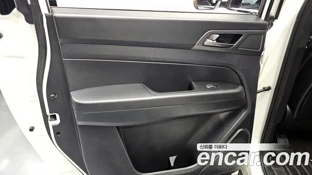 KGM Rexton 2021 thumb 10