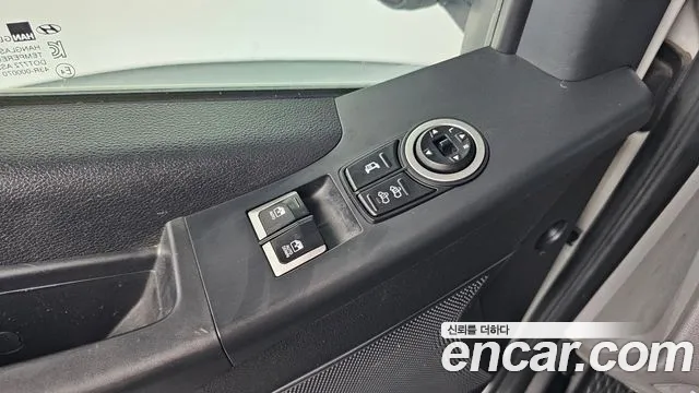 Hyundai Solati 2015 thumb 6