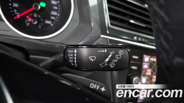 Volkswagen Tiguan 2020 thumb 2