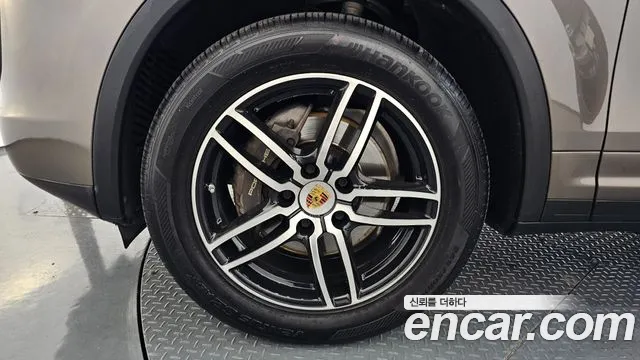 Porsche Cayenne 2016 thumb 5