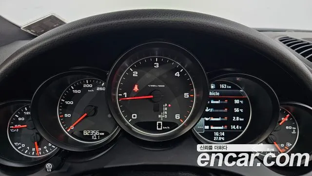Porsche Cayenne 2016 thumb 10