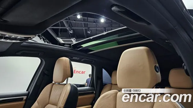 Porsche Cayenne 2016 thumb 3