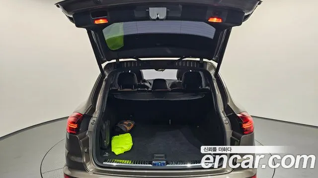 Porsche Cayenne 2016 thumb 6