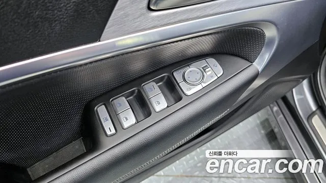 Genesis G70 2018 thumb 11
