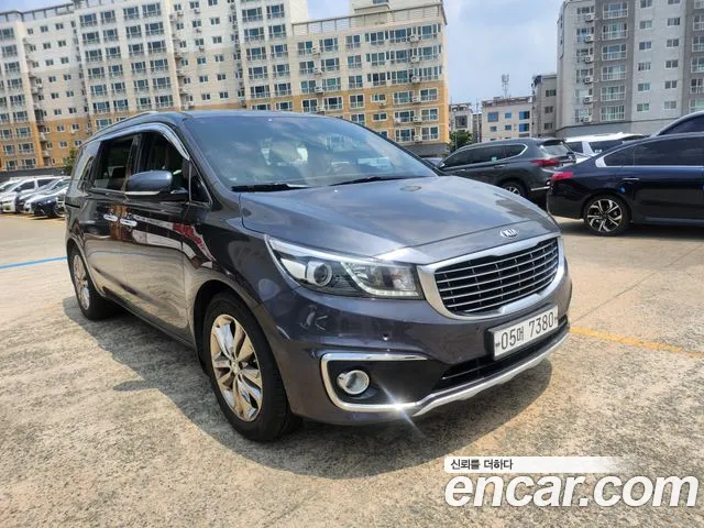 Kia Carnival 2017 thumb 3