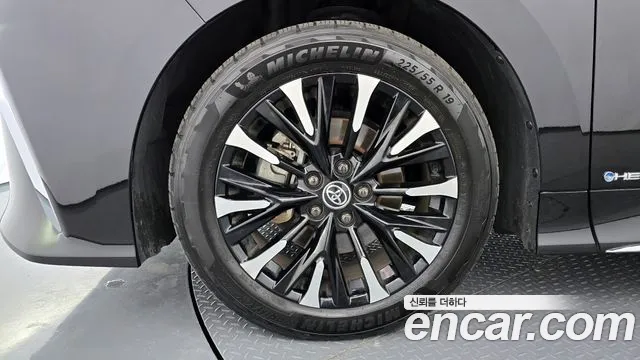 Toyota Alphard 2024 thumb 9