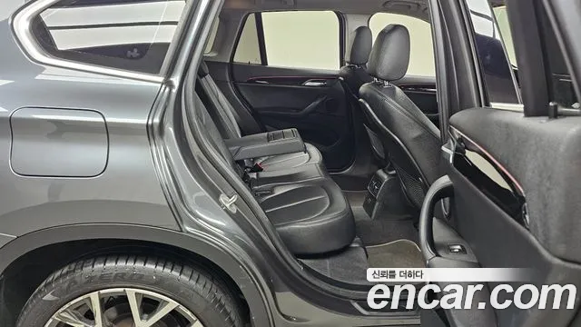 BMW X1 2022 thumb 4