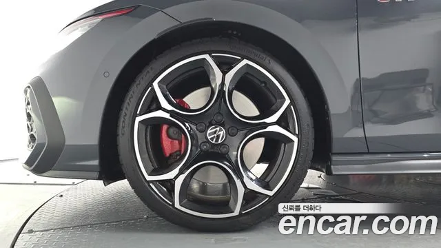 Volkswagen Golf 2025 thumb 9
