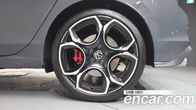 Volkswagen Golf 2025 thumb 11