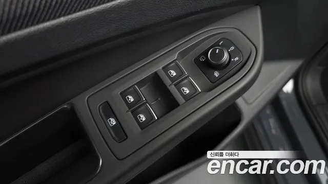 Volkswagen Golf 2025 thumb 7