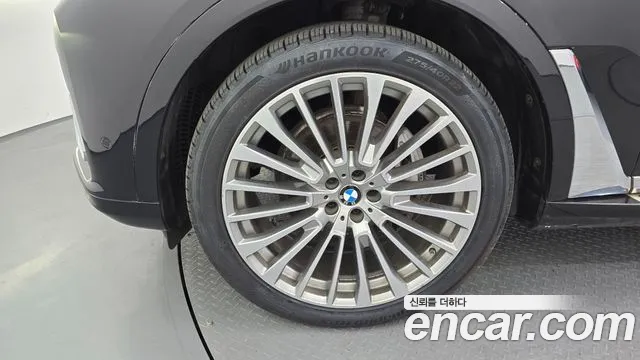 BMW X7 2021 thumb 10