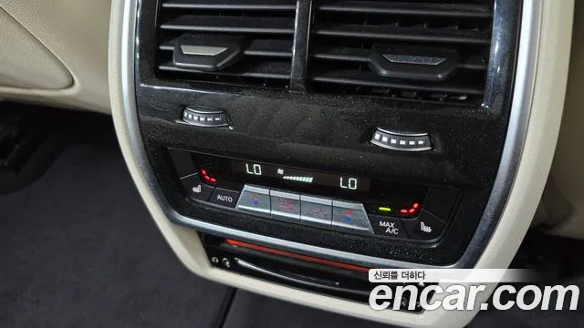 BMW X7 2021 thumb 4