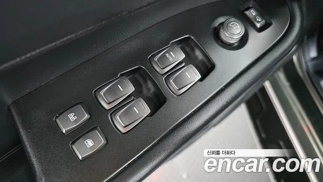 KGM Rexton 2023 thumb 9