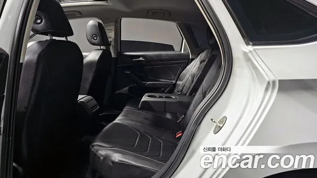 Volkswagen Jetta 2021 thumb 4