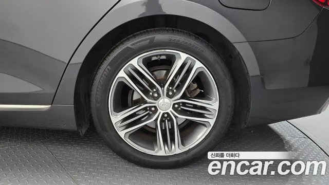 Hyundai Grandeur 2017 thumb 3