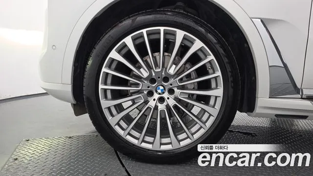 BMW X7 2024 thumb 8