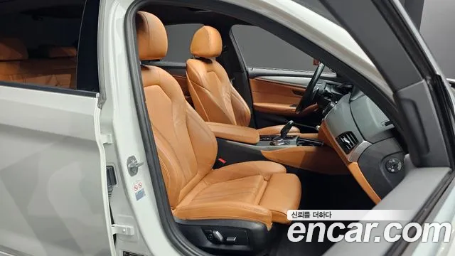 BMW 5 серии 2017 thumb 5