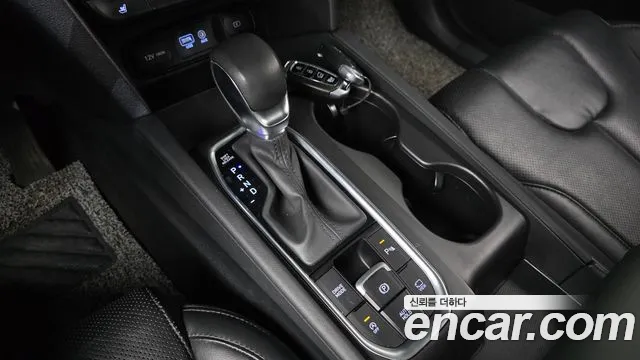 Hyundai Santa Fe 2018 thumb 9