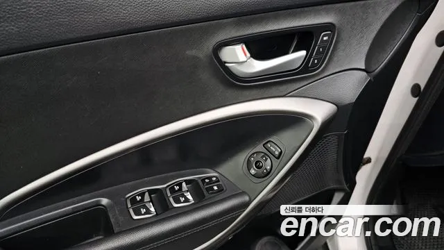 Hyundai Santafe 2016 thumb 2