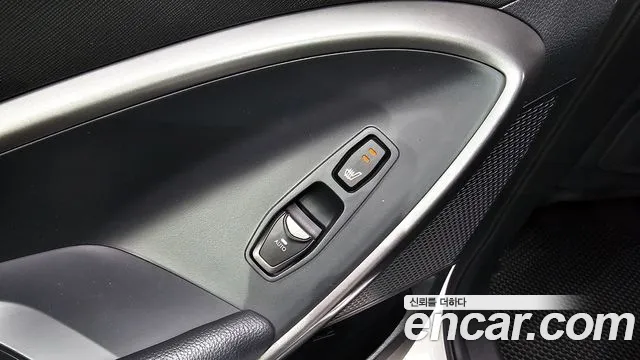 Hyundai Santafe 2016 thumb 6
