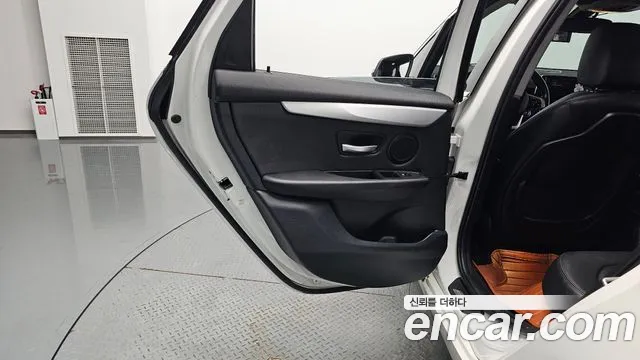 BMW 2 серии Active Tourer 2018 thumb 10