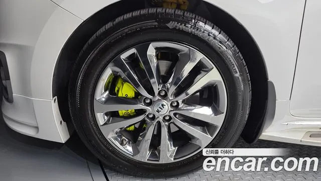 Kia Carnival 2017 thumb 5