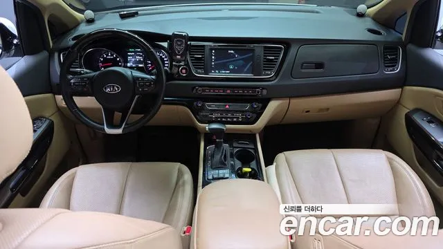 Kia Carnival 2017 thumb 7