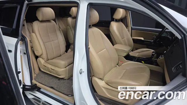 Kia Carnival 2017 thumb 12