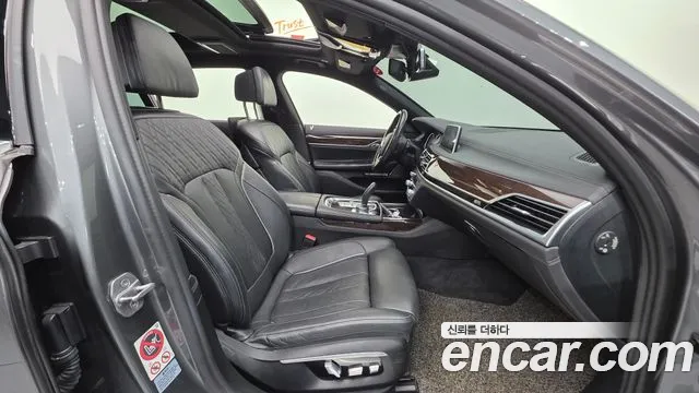BMW 7 серии 2016 thumb 9