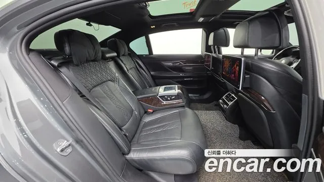 BMW 7 серии 2016 thumb 4