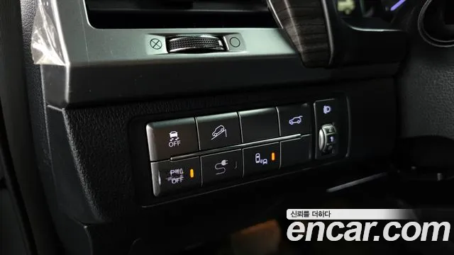 KGM Rexton 2019 thumb 11