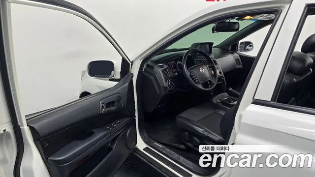 KGM Korando 2012 thumb 7