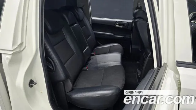 KGM Korando 2012 thumb 6
